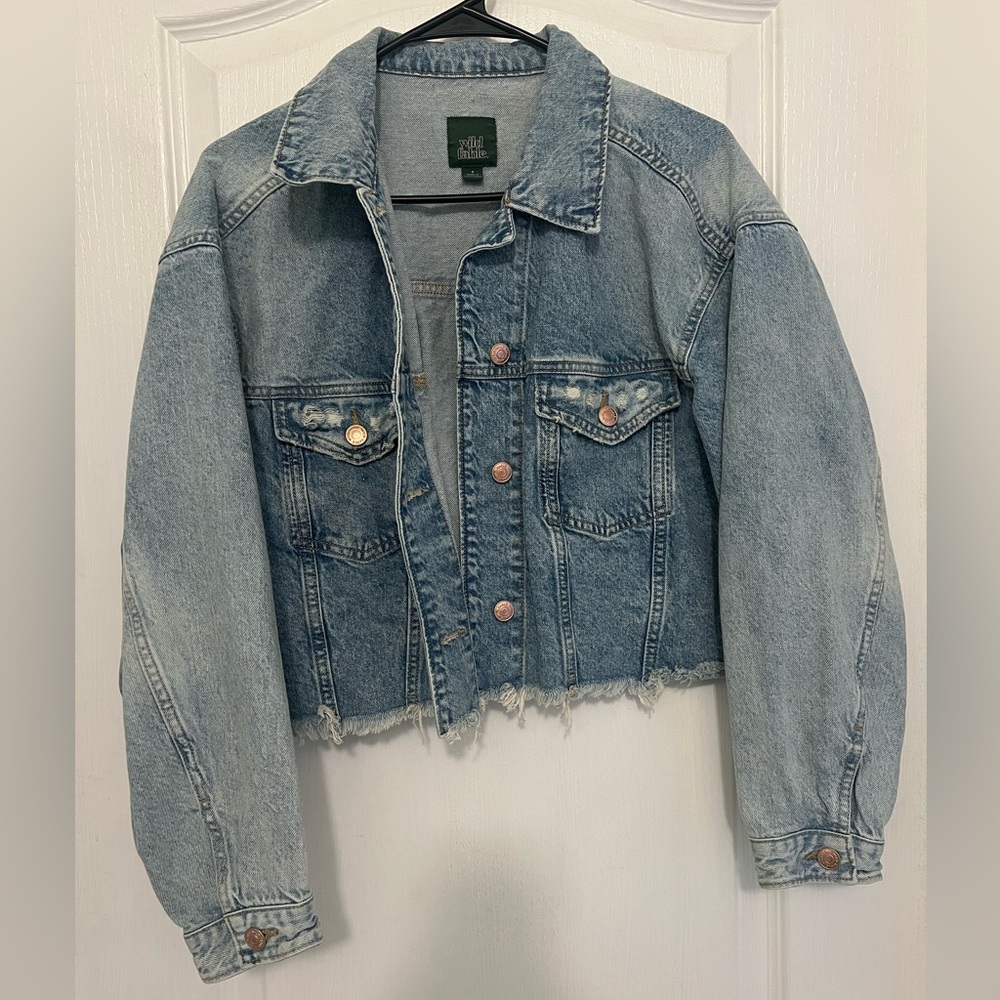 Women’s cropped Denim Jean Trucker Jacket Small